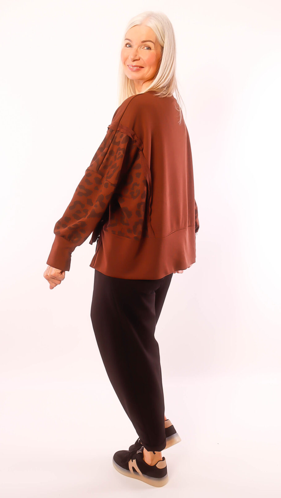 Pulli "Fabia" braun 38-44 – Bild 3